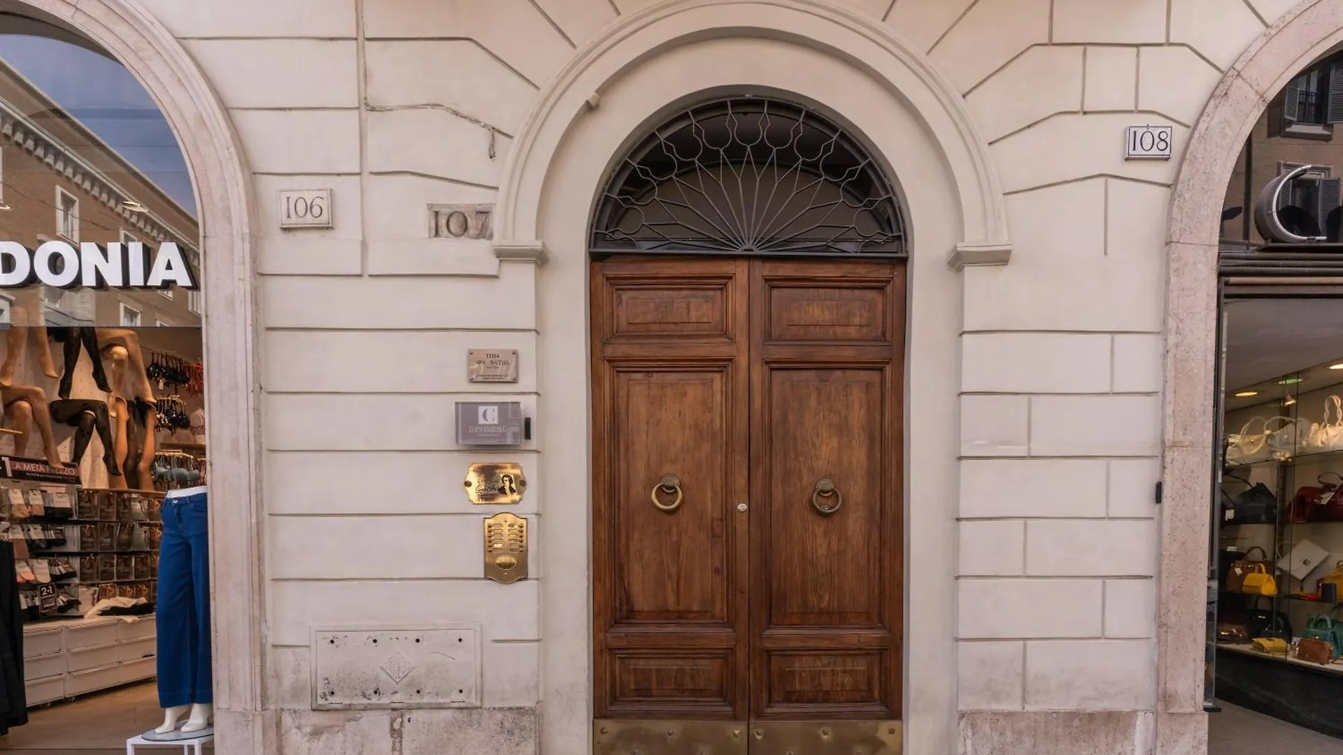 Domus In Via Del Corso Apartment Rome